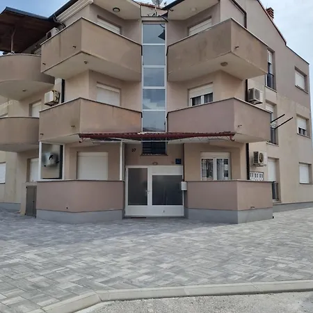 Nada *** Apartman Medulin